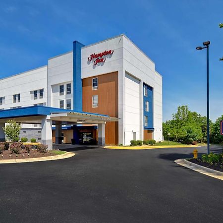 Hampton Inn Potomac Mills Удбридж Екстериор снимка