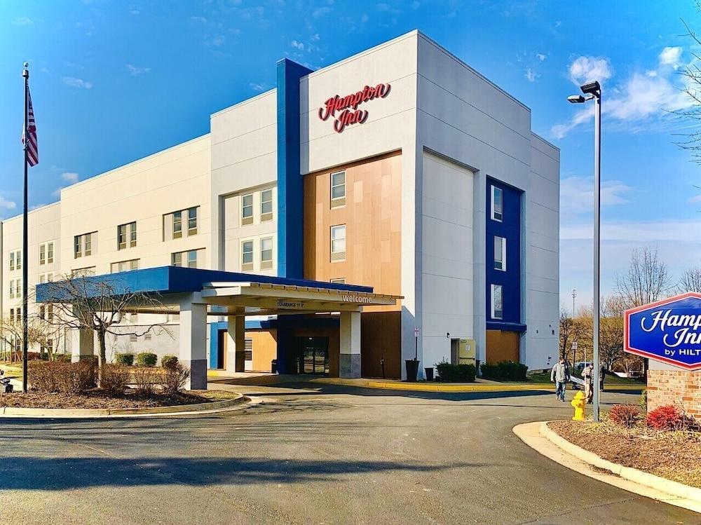 Hampton Inn Potomac Mills Удбридж Екстериор снимка