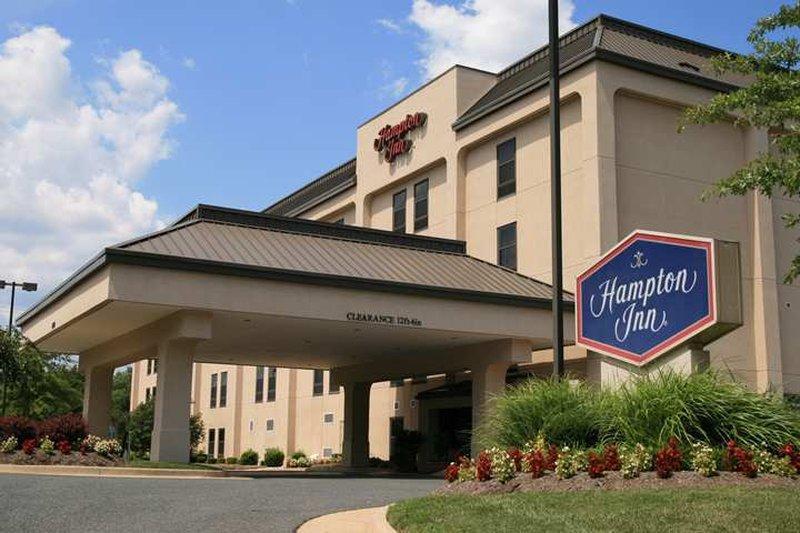 Hampton Inn Potomac Mills Удбридж Екстериор снимка